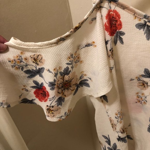 Floral Crop Top - Picture 2 of 3